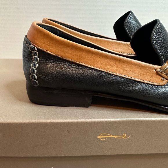 Cole Haan Black and Tan Leather Loafers, size 5, pre loved - Picture 5 of 7